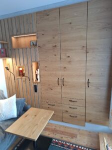 6c075565-16c0-43a3-8c06-e14a9ea30fef