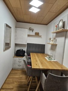 1ef40740-cc9e-4724-a809-073d182b791b